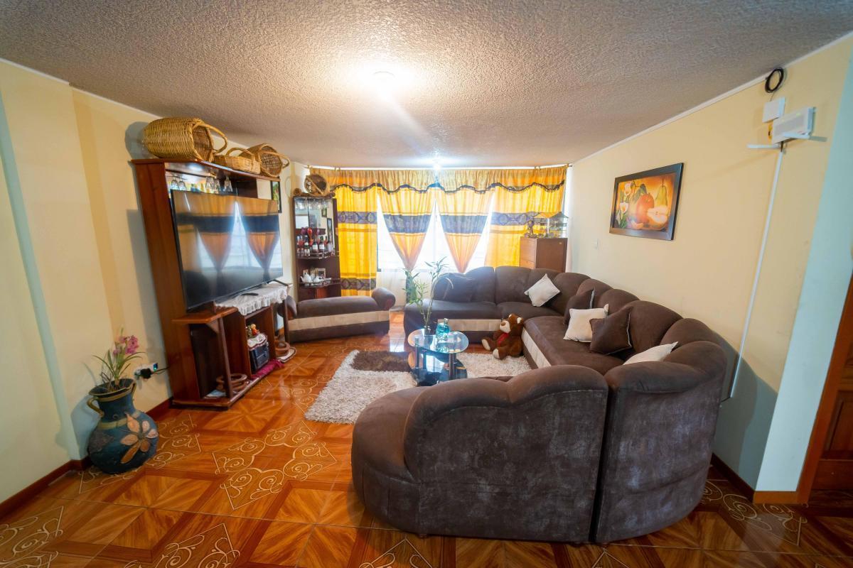 Casa en Venta con Local Comercial Calderon 377 m² — imagen 7