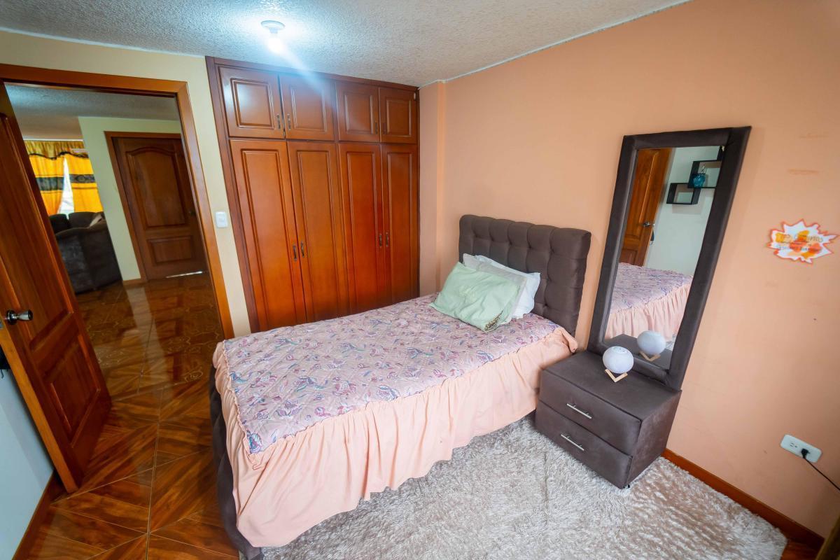 Casa en Venta con Local Comercial Calderon 377 m² — imagen 4