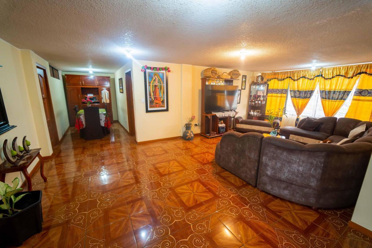 Casa en Venta con Local Comercial Calderon 377 m² — imagen 3