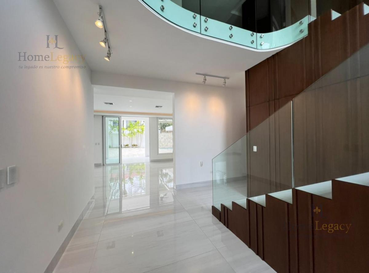 Venta de Casa con Piscina en Samborondón - Urb. Terrasol Am, Guayas — imagen 7