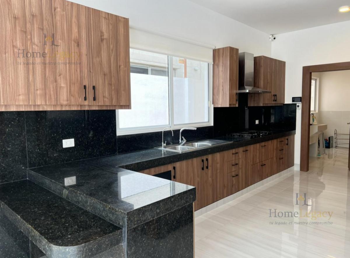 Venta de Casa con Piscina en Samborondón - Urb. Terrasol Am, Guayas — imagen 5