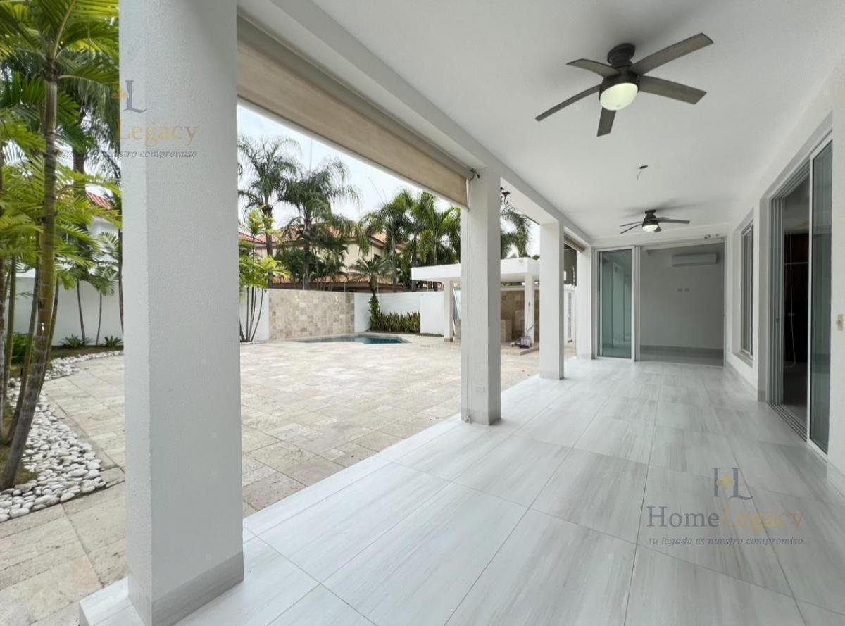 Venta de Casa con Piscina en Samborondón - Urb. Terrasol Am, Guayas — imagen 4