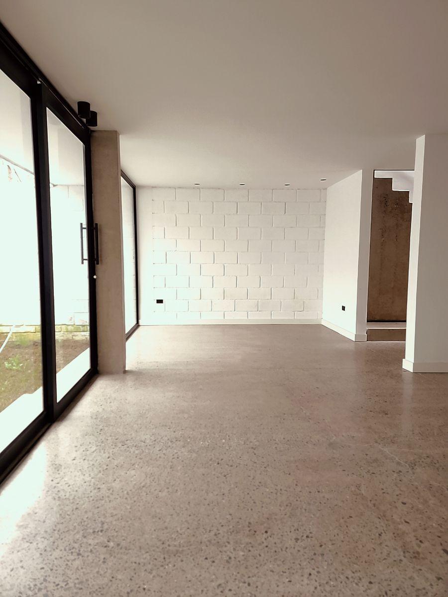 Casa en Venta a 5 Minutos del Hospital Municipal de El Valle, Azuay — imagen 10