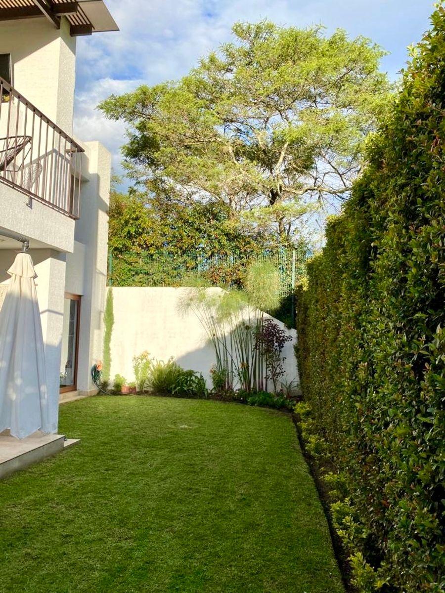 Cumbayá – Urbanización Parque Algarrobos | Vendo Elegante Casa de 2 Dorm. con Jardín — imagen 7