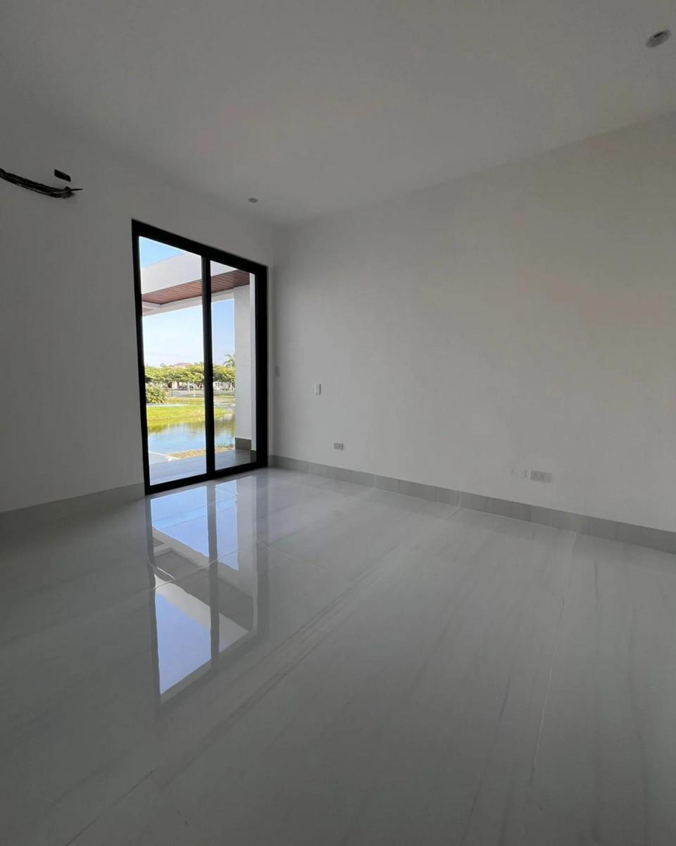 Casa Al Lago en Venta Urb. Blue Bay, Mocoli, Guayas — imagen 6