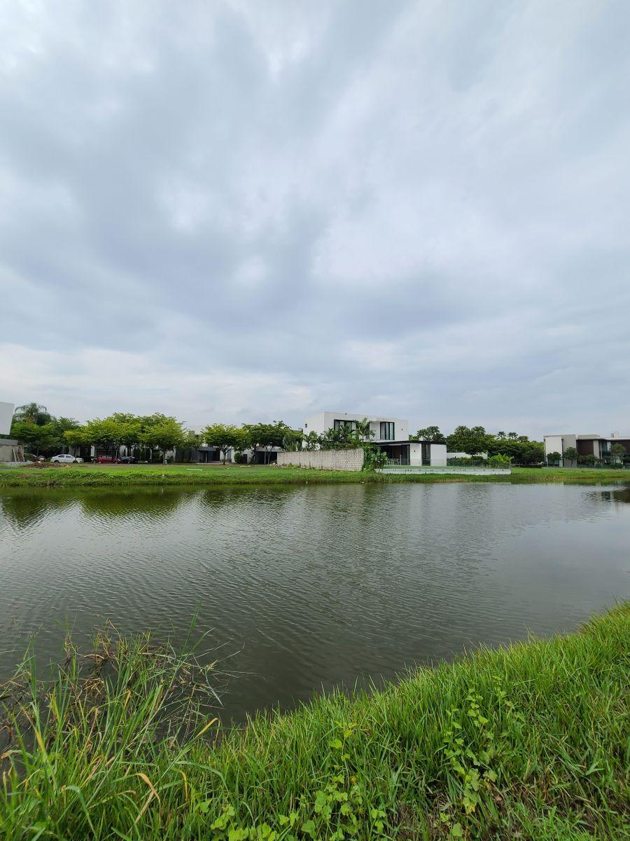 Casa Al Lago en Venta Urb. Blue Bay, Mocoli, Guayas — imagen 4
