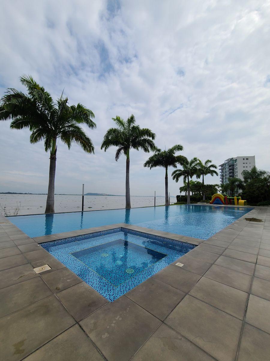 Casa Al Lago en Venta Urb. Blue Bay, Mocoli, Guayas — imagen 3