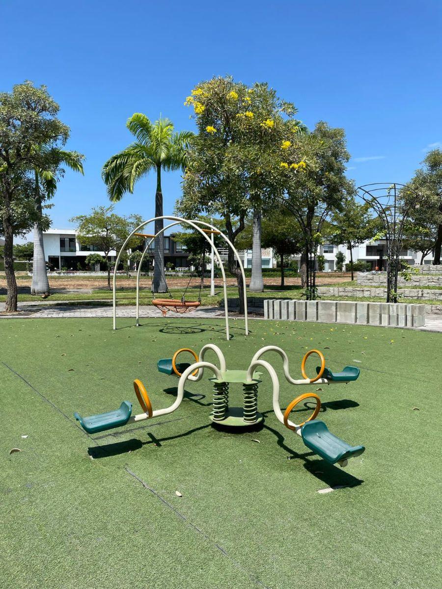 Casa Al Lago en Venta Urb. Blue Bay, Mocoli, Guayas — imagen 2