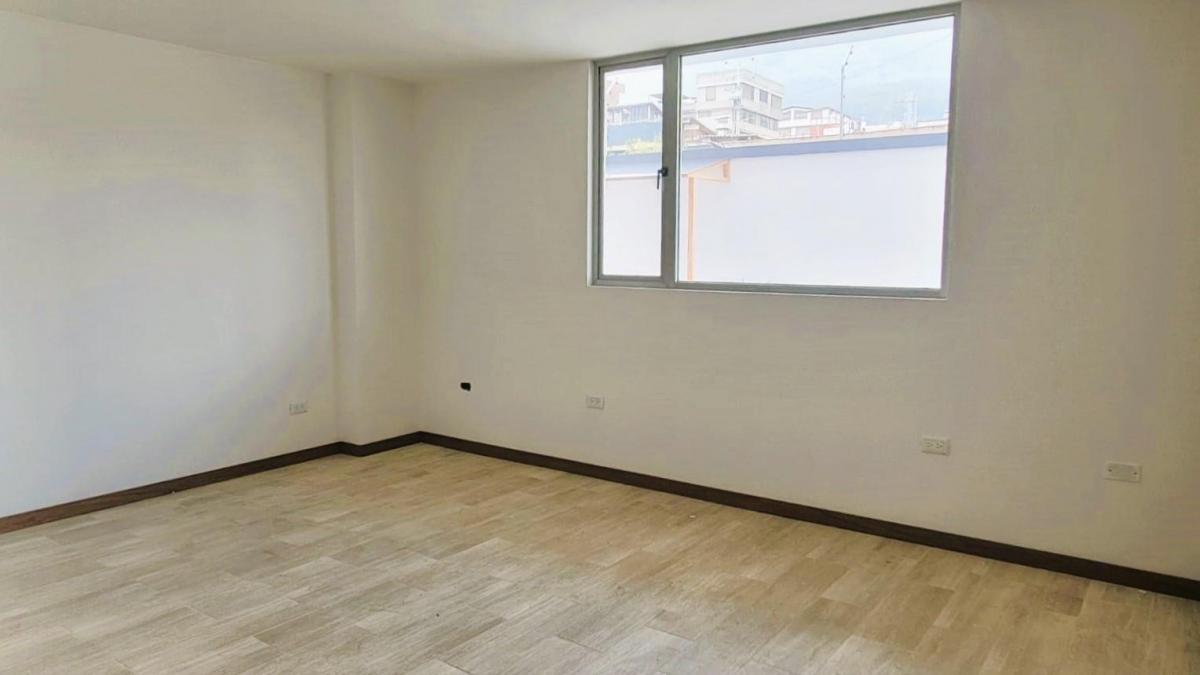 Venta Departamento 3 Dorm. con Patio. Cerca Al Pinar Bajo — imagen 5