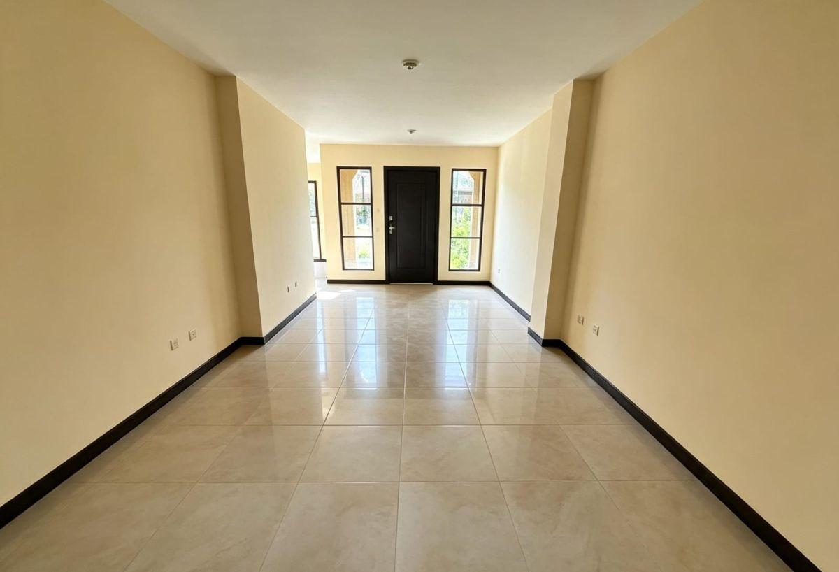 Venta, Casa de Estreno en La Urbanización La Rioja Etapa Bolonia, Guayas — imagen 7