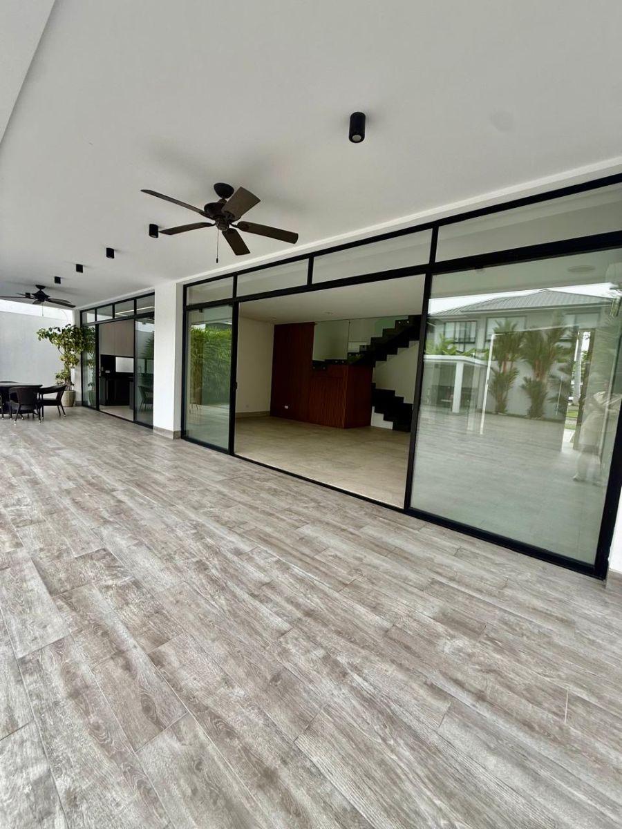 En Venta Y/o Alquiler Casa con Piscina, en Urb. Pacífica, Isla Mocoli, 480 m², Guayas — imagen 4