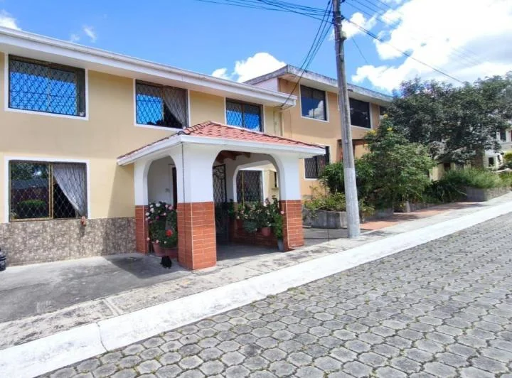 Casa en Venta 3 Dorm. 213 m² Nela Martinez La Armenia Nela Martinez Sector Puente 3 — imagen 1