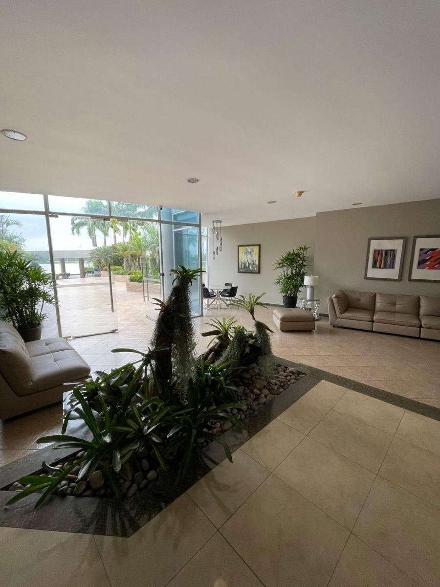 Tennis Club - Departamento en Planta Baja en Venta - Km 4.5 Samborondon, Guayas — imagen 5