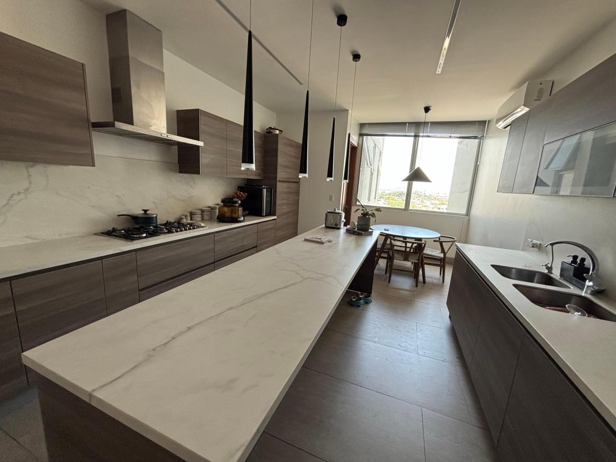 Exclusivo Departamento con Vista Al Río en Urb. Tenis Club, Guayas — imagen 4