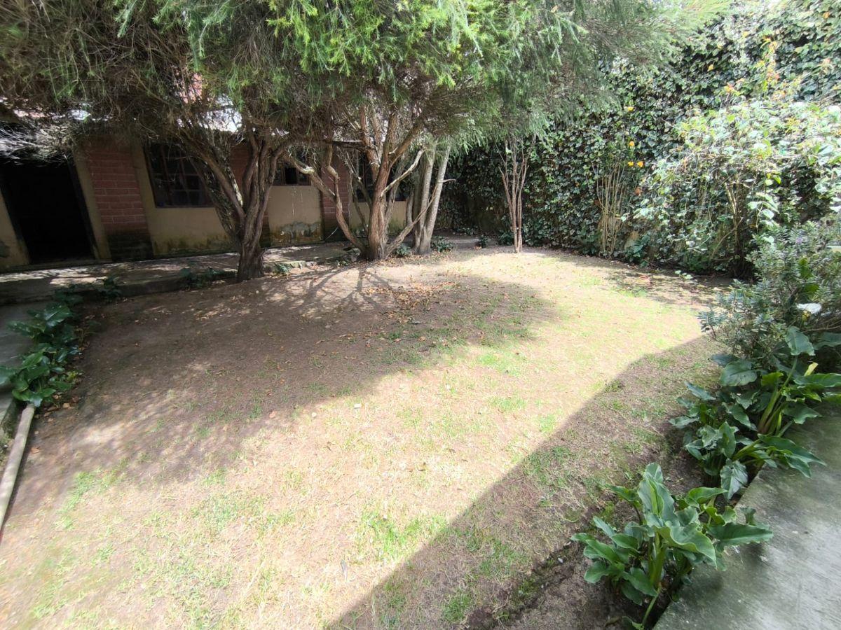 C/ San Isidro del Inca, Terreno de 552 m² con Casa de 357 m² en Venta — imagen 8