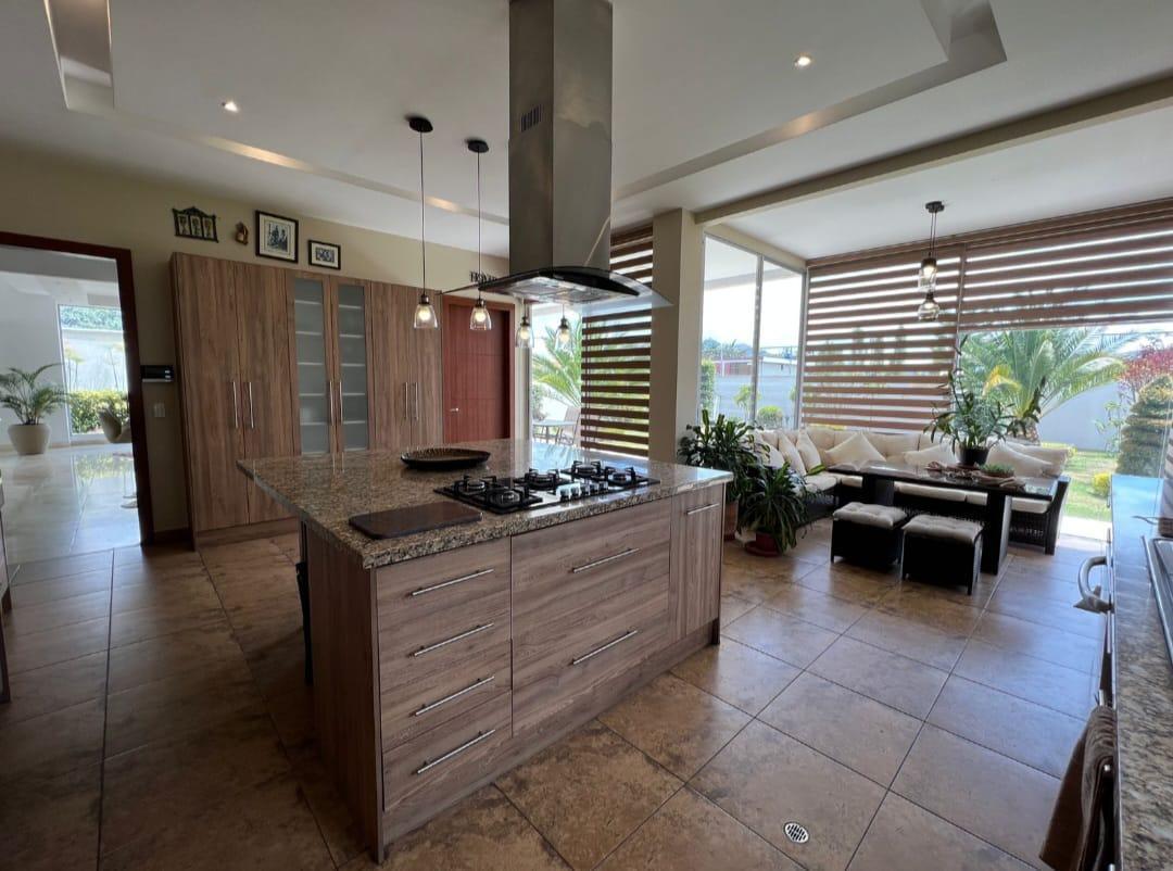 Hermosa Casa en Venta o Renta Sector Hilacril - Tumbaco. Provincia de Pichincha — imagen 6
