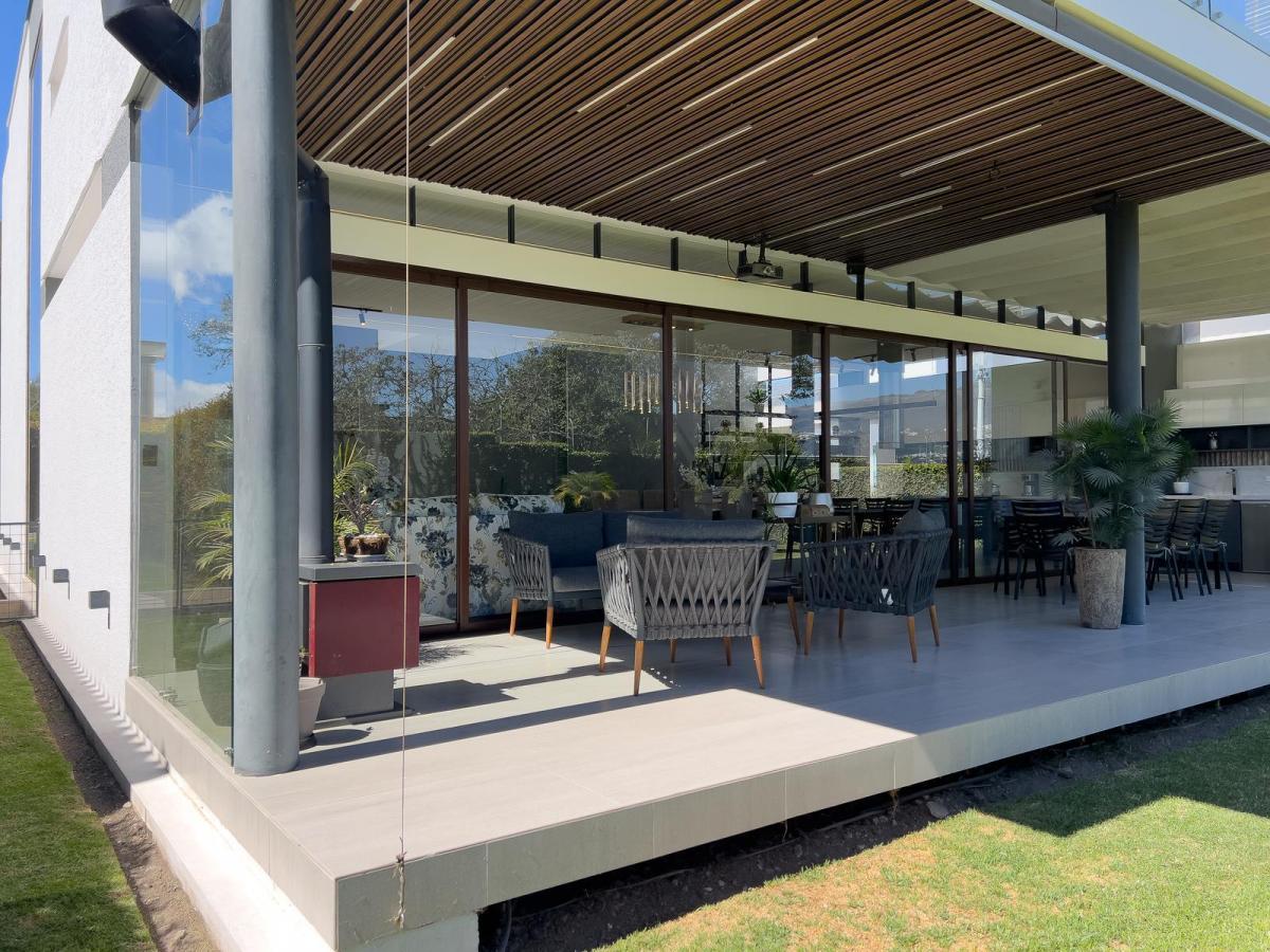 Casa en Venta Moderna y Amplias Áreas Verdes Conjunto Privado en Puembo — imagen 5