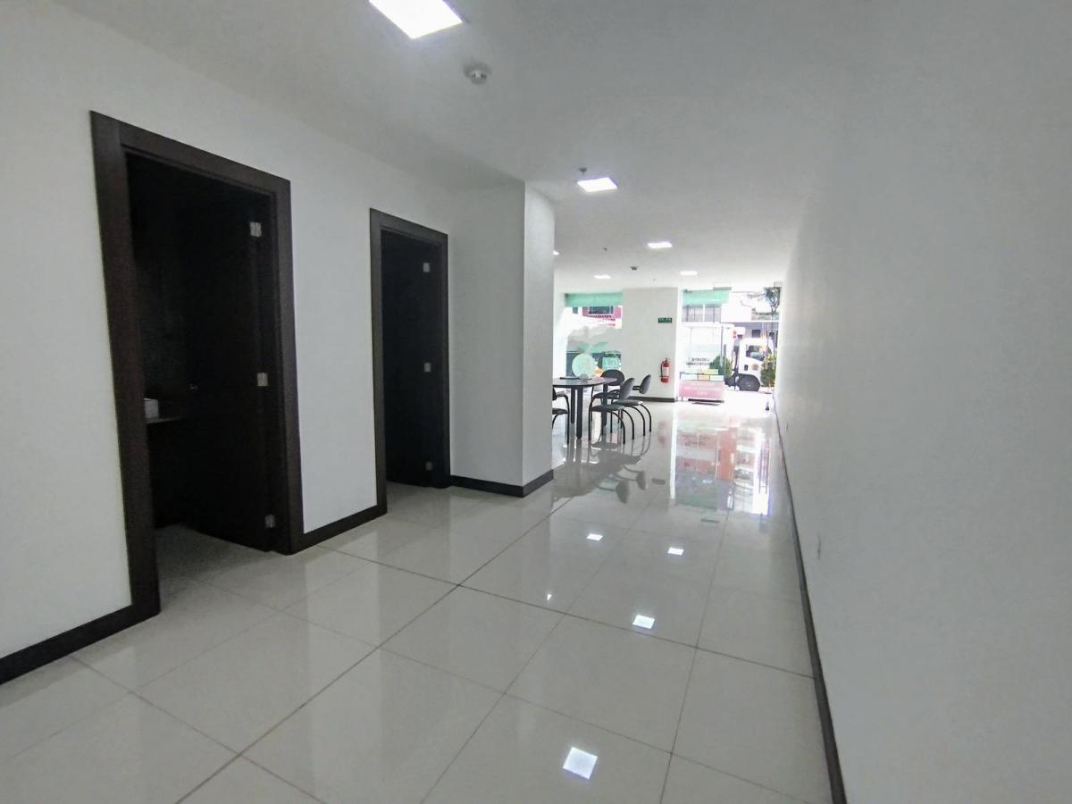 Venta Local Comercial Frente Al Centro Medico Asistanet — imagen 10