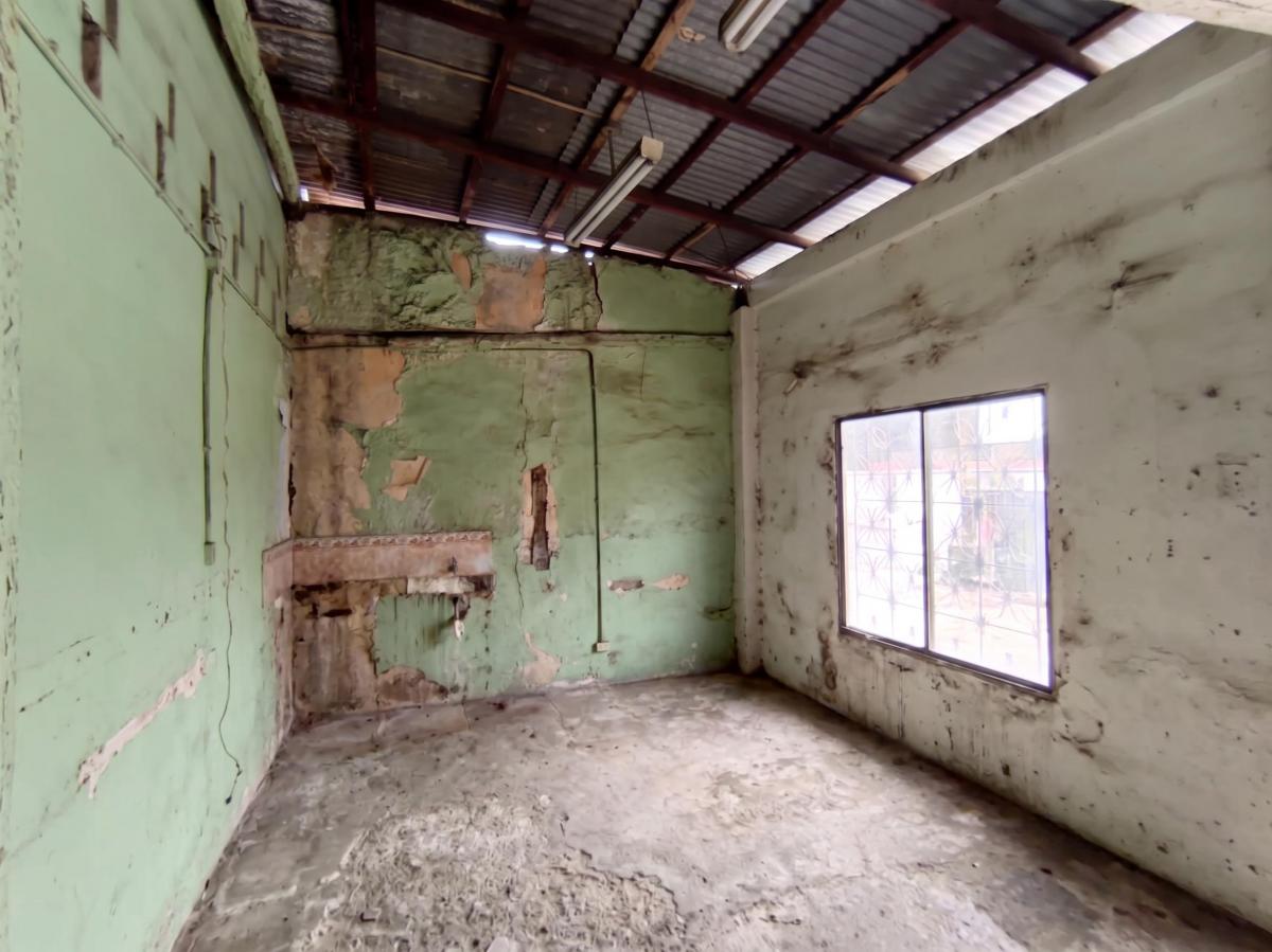 Terreno en Venta con Casa Antigüa Para Inversión - Calle Maldonado y La 17, Guayaquil, Guayas — imagen 4