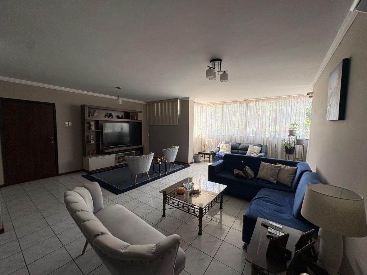 Amplio Departamento en Venta, Ceibos, Guayas — imagen 10