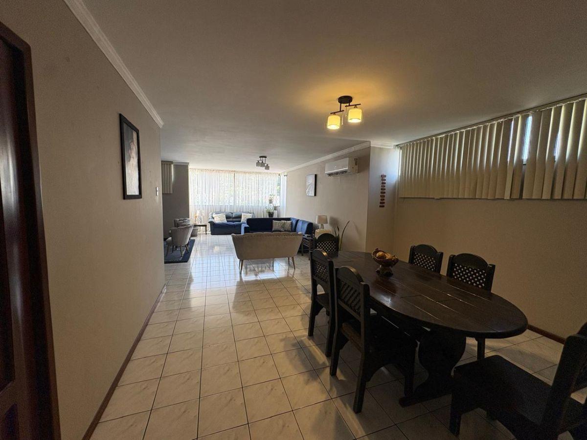 Amplio Departamento en Venta, Ceibos, Guayas — imagen 7