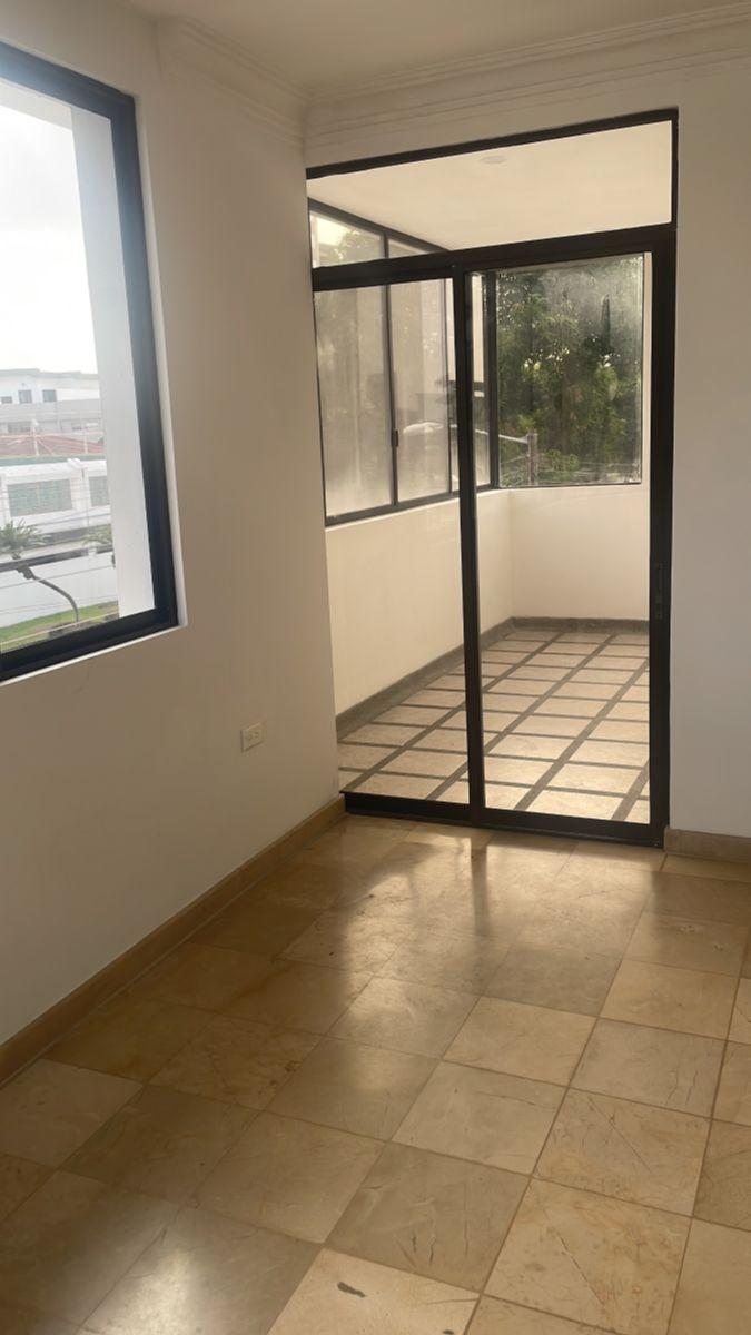 Departamento de 3 Dorm., Terraza Privada, en Venta en Samborondón, Guayas — imagen 9