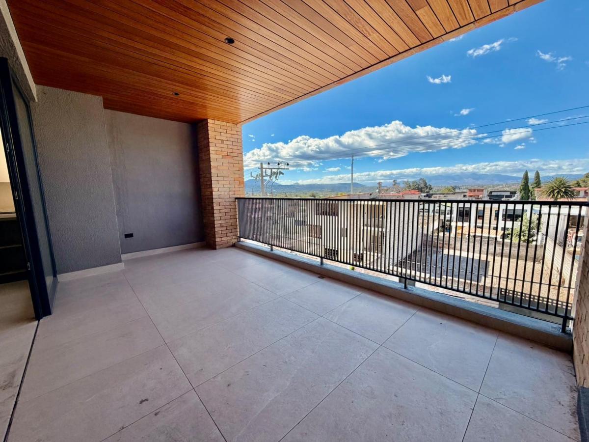 Venta Departamento 2 Dorm. con Terraza Amplia a 5 Minutos del Scala Cumbaya — imagen 3