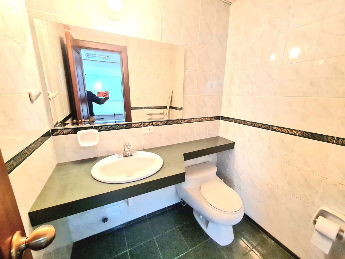 Oportunidad Innovocasa Vende Oficina Amoblada, Sector La Carolina — imagen 9