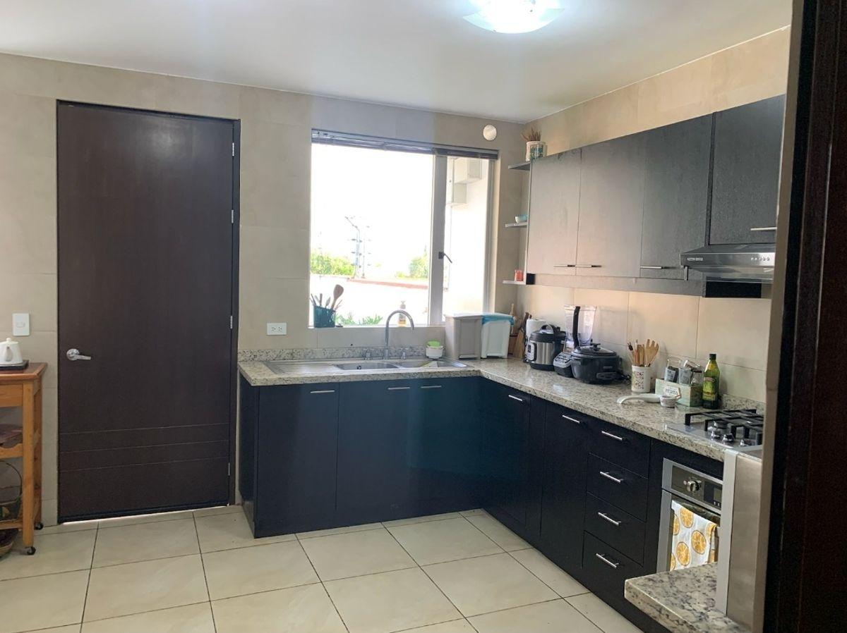 Casa de 250 m² con 3 Dorm. en Venta en San Juan de Cumbayá — imagen 7