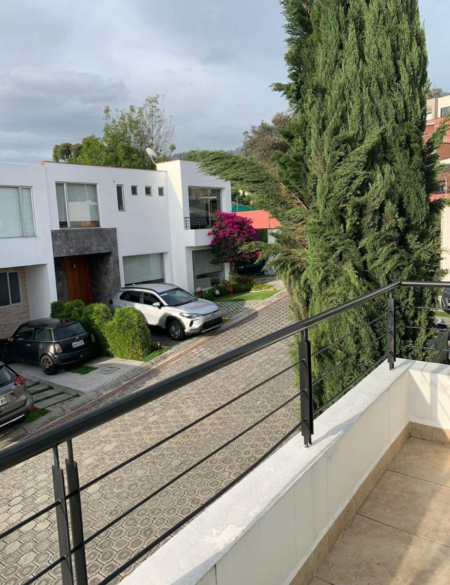 Casa de 250 m² con 3 Dorm. en Venta en San Juan de Cumbayá — imagen 5