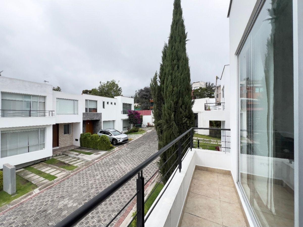 Casa de 250 m² con 3 Dorm. en Venta en San Juan de Cumbayá — imagen 3