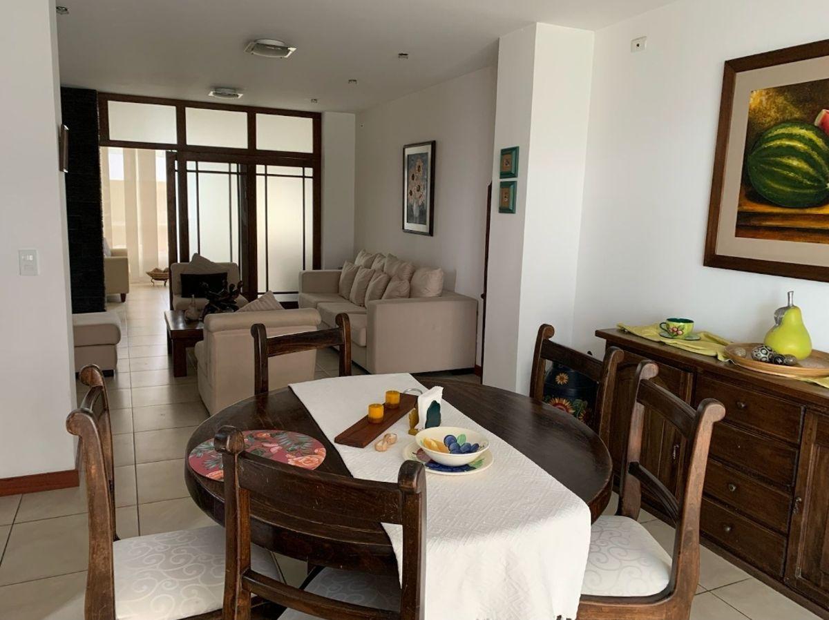 Casa de 250 m² con 3 Dorm. en Venta en San Juan de Cumbayá — imagen 2
