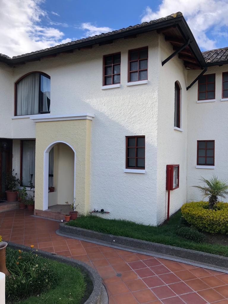 Se Vende Hermosa Casa Dentro de Conjunto Junto a La Urbanizacion El Condado — imagen 8