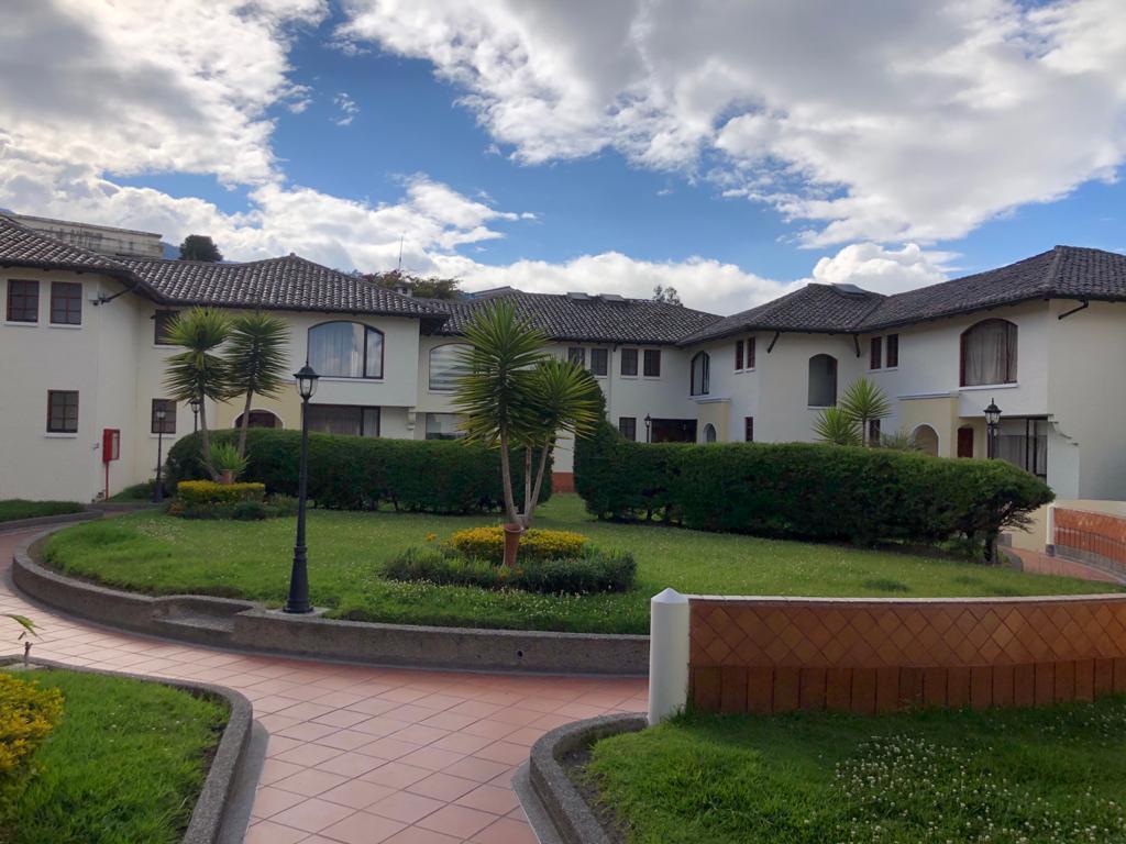 Se Vende Hermosa Casa Dentro de Conjunto Junto a La Urbanizacion El Condado — imagen 3