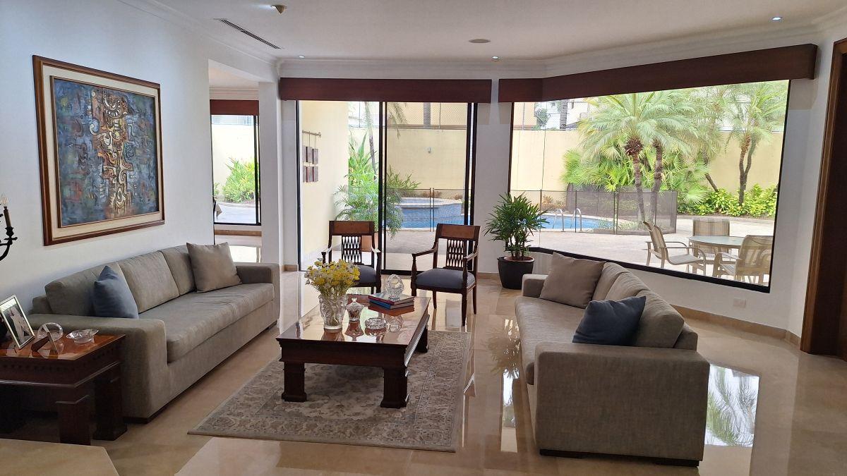 Casa de 911 m² con 4 Habitaciones en Venta en Samborondón, Guayas — imagen 7