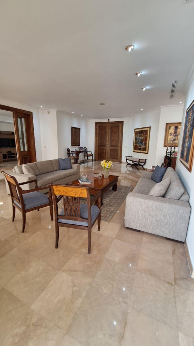 Casa de 911 m² con 4 Habitaciones en Venta en Samborondón, Guayas — imagen 6