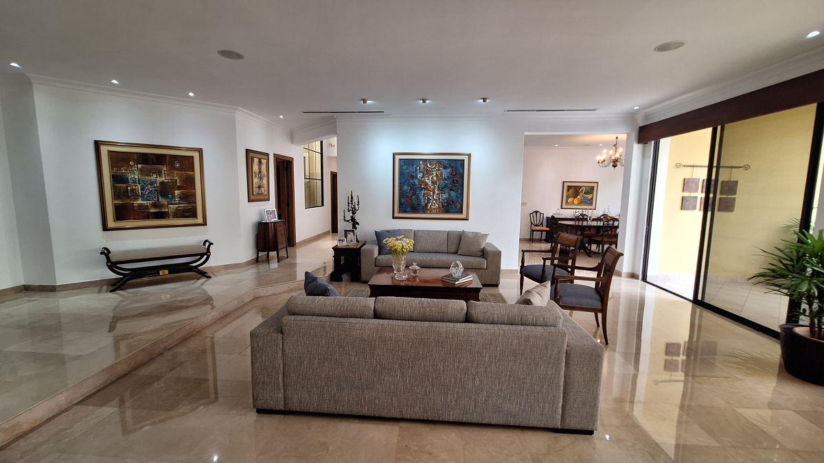 Casa de 911 m² con 4 Habitaciones en Venta en Samborondón, Guayas — imagen 5