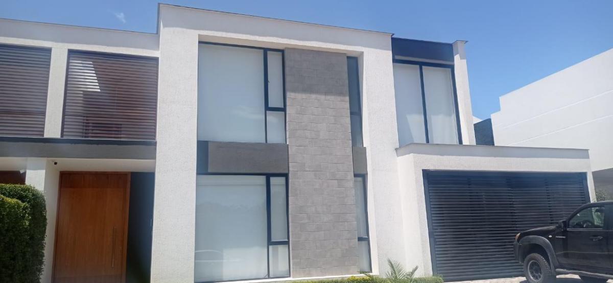 Se Vende Hermosa y Amplia Casa en Tumbaco — imagen 8