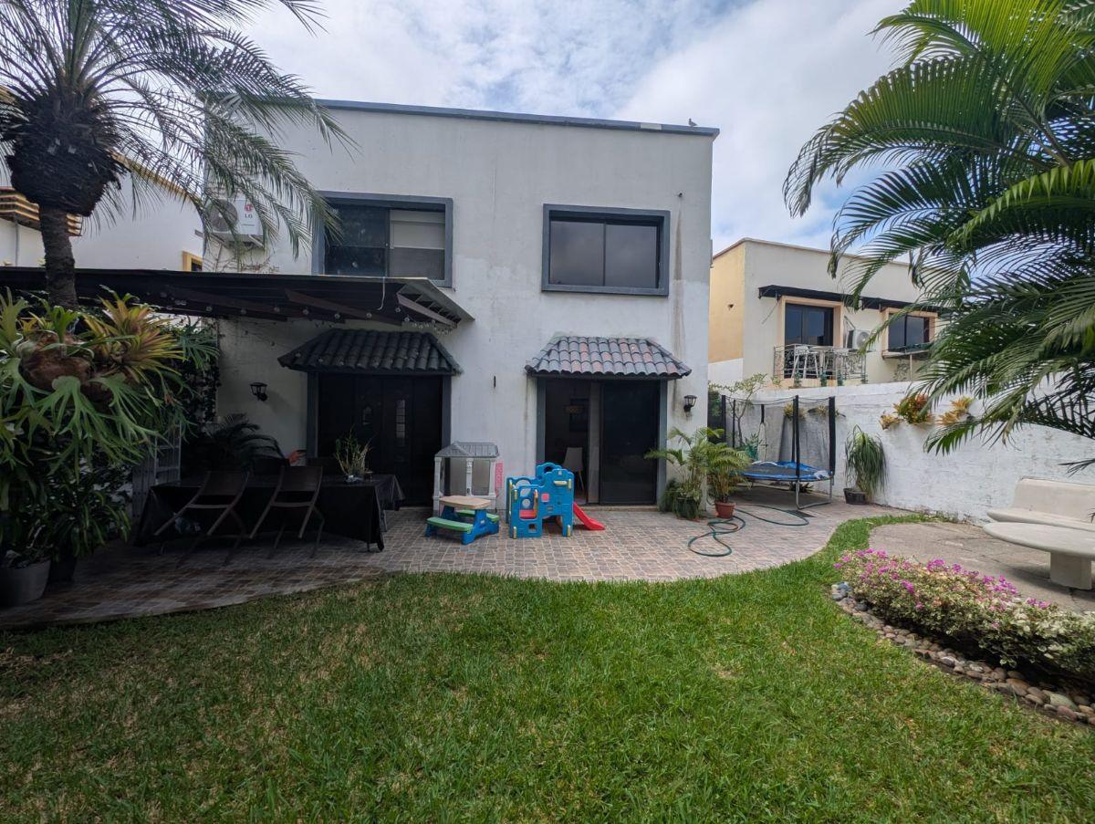 Linda Casa en Venta Zona Uees Urbanizacion Privada Samborondon, Guayas — imagen 8