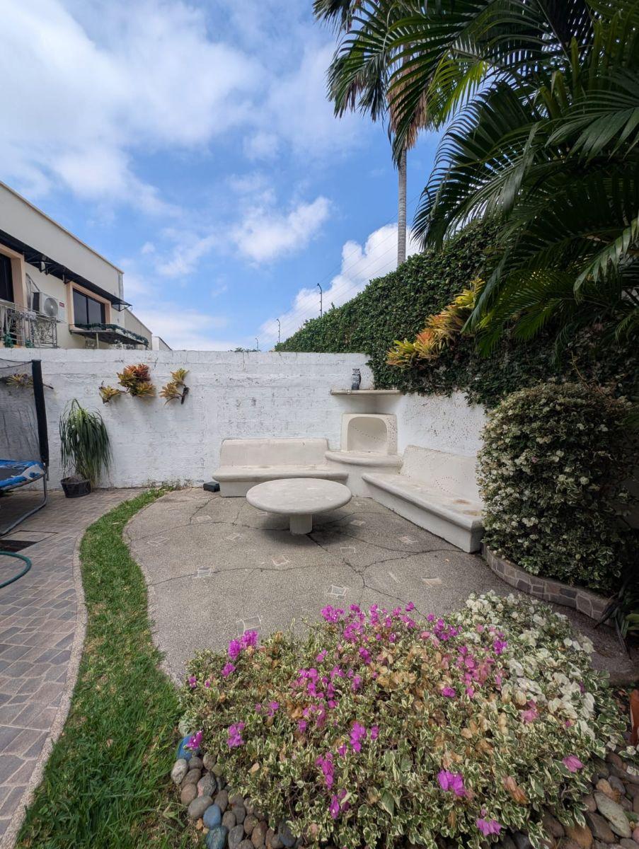 Linda Casa en Venta Zona Uees Urbanizacion Privada Samborondon, Guayas — imagen 7