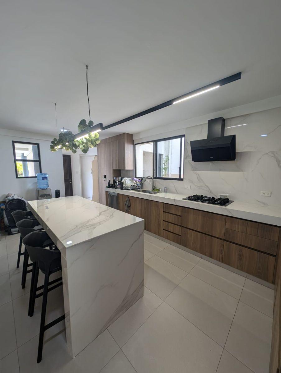 Linda Casa en Venta Zona Uees Urbanizacion Privada Samborondon, Guayas — imagen 4