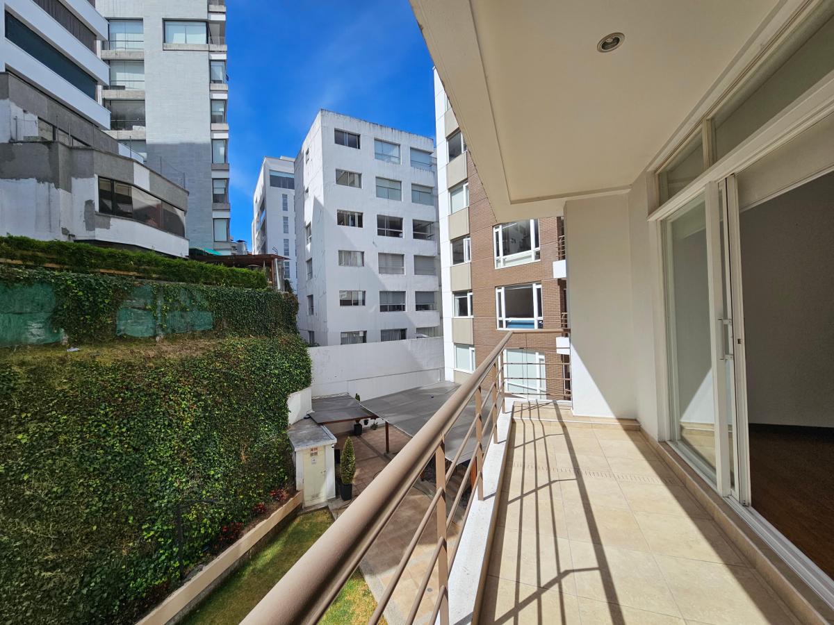 Vendo Departamento, Sector Gonzalez Suarez / Bosmediano — imagen 2