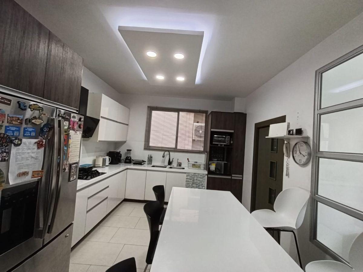 Casa en Venta Laguna Dorada Samborondon. F. Brito, Guayas — imagen 2