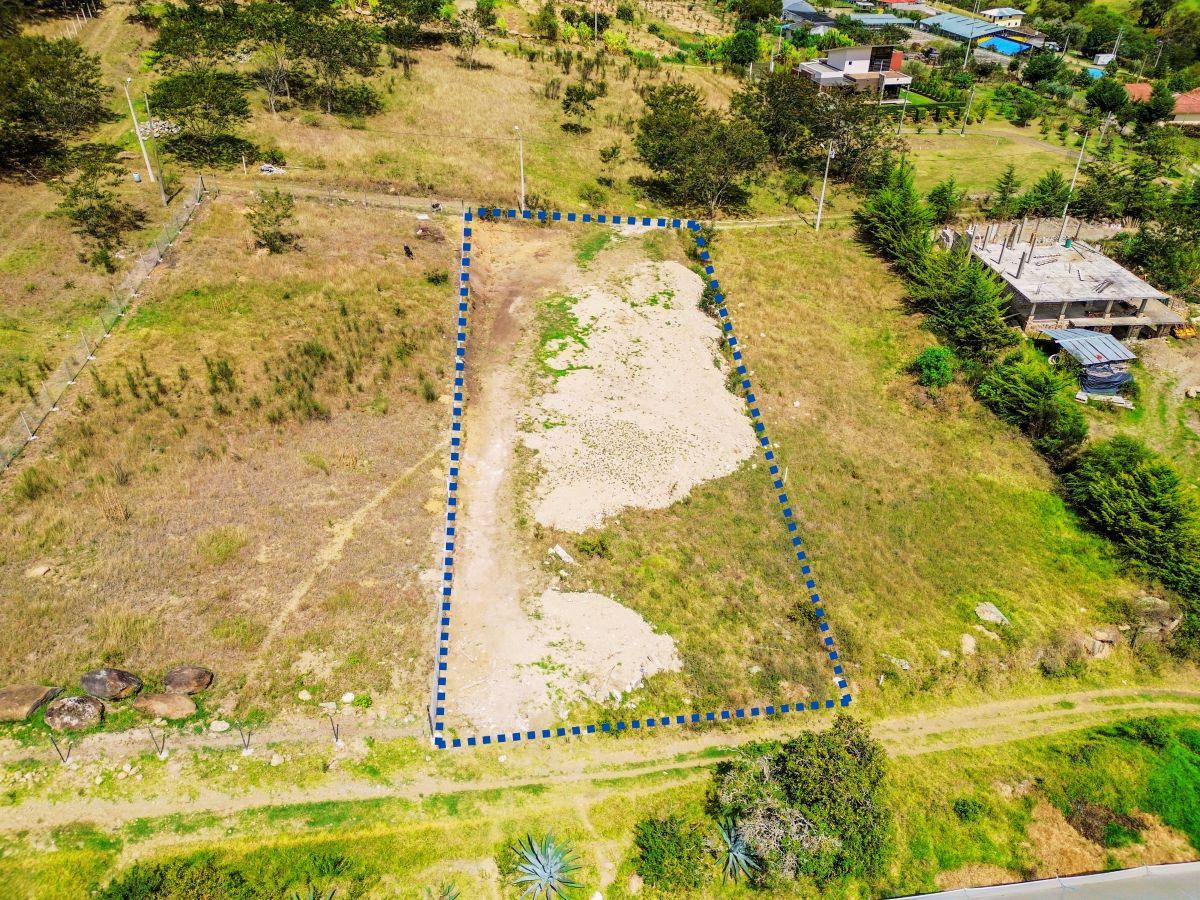 En Venta Terreno de 1432 m² en Chicti, Paute, Azuay — imagen 3