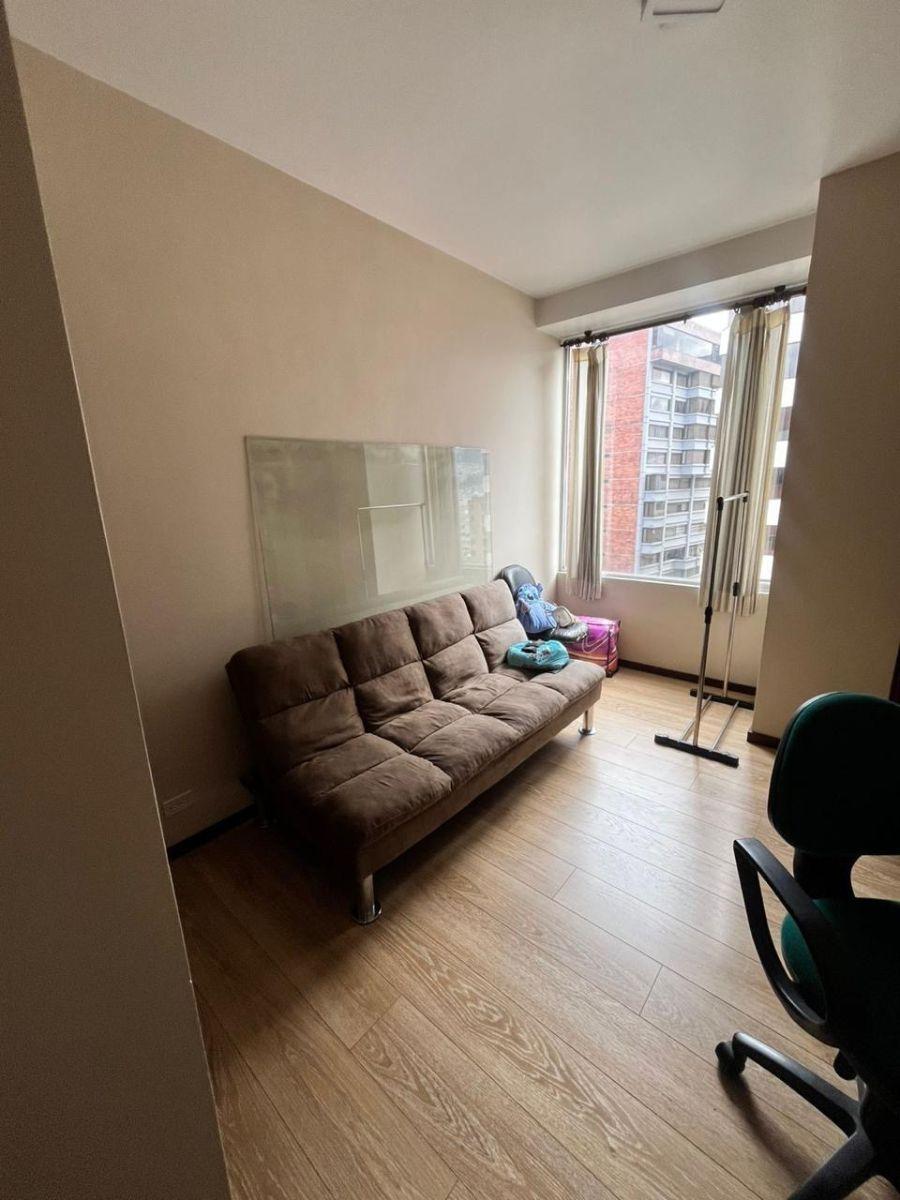 Departamento con Linda Vista a La Ciudad, en Venta sector La Mariscal (Cerca a Las Universidades) — imagen 6