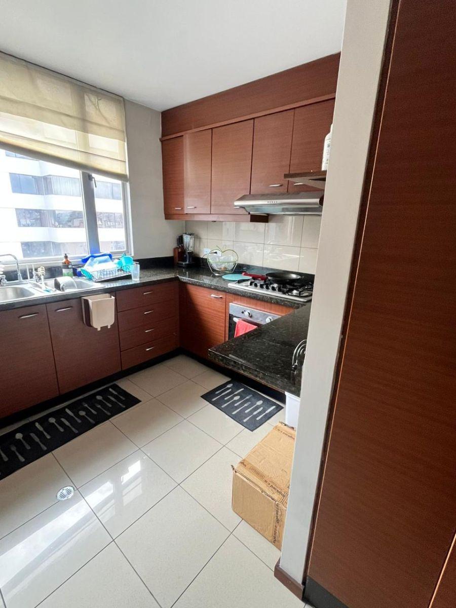 Departamento con Linda Vista a La Ciudad, en Venta sector La Mariscal (Cerca a Las Universidades) — imagen 5