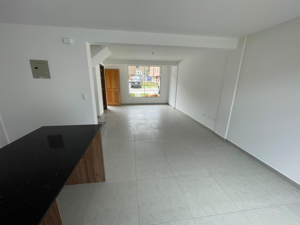 Casa Nueva en Pomasqui con Altillo, Terraza, Patio y Acabados de Primera en Conjunto Privado. Provincia de Pichincha — imagen 9