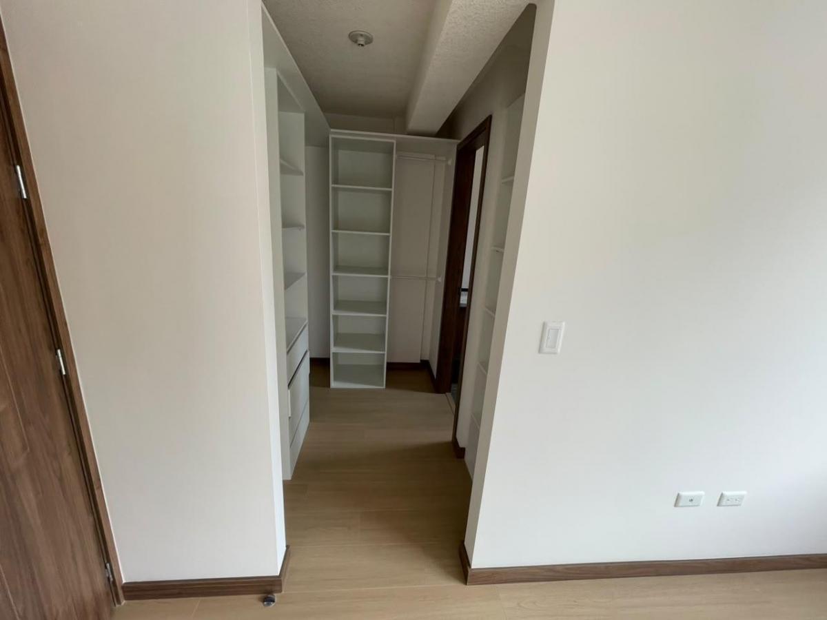 Casa Nueva en Pomasqui con Altillo, Terraza, Patio y Acabados de Primera en Conjunto Privado. Provincia de Pichincha — imagen 3