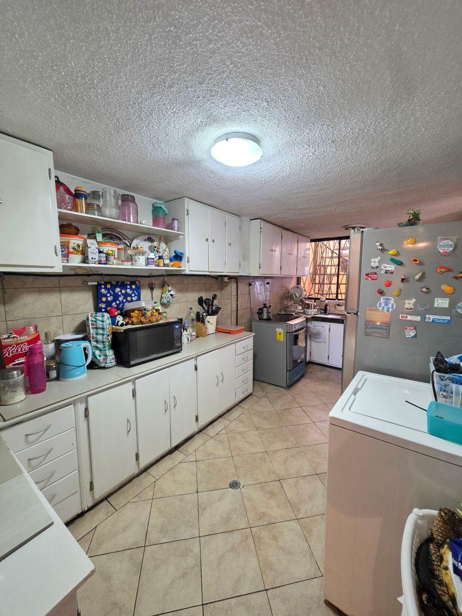 Casa de Venta Al Norte de Quito San Pedro Claver Parque Ingles — imagen 4