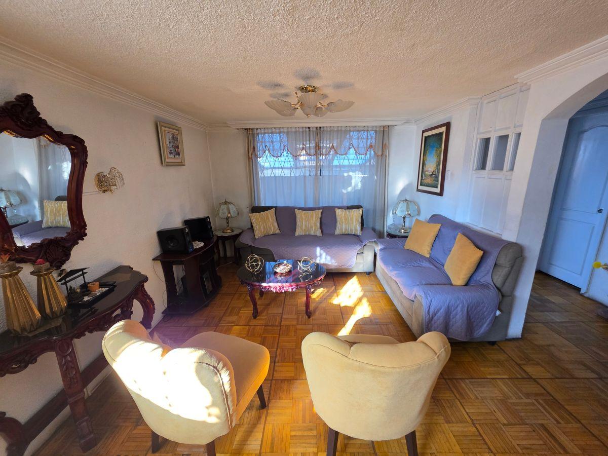 Casa de Venta Al Norte de Quito San Pedro Claver Parque Ingles — imagen 3
